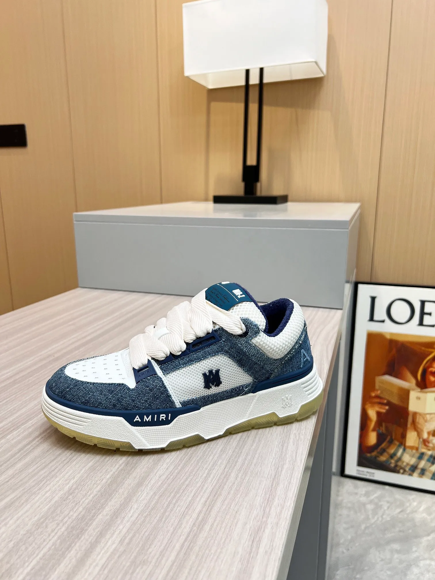 p620💰Men's shoes Amiri Emile's 2023 spring and summer new MA-1 bread shoes, couple models, casual sports shoes, sneakers Amiri gave up the rock punk style in the new season and used a large number of unsaturated colors, Morandi tones, whether you see or wear them, it will make people very happy. The large tongue of the bread shoes continues, shortens the length of the shoe body, thickens the midsole, and the toe part is more rounded. Amiri's brand letters and MA logo appear on the side of the shoe. Fabric: Original customized imported first-layer cowhide + mesh. Lining: Original customized breathable towel lining. Outsole. Foam combination material. Bottom thickness: 4CM. Size: Men's 39-45